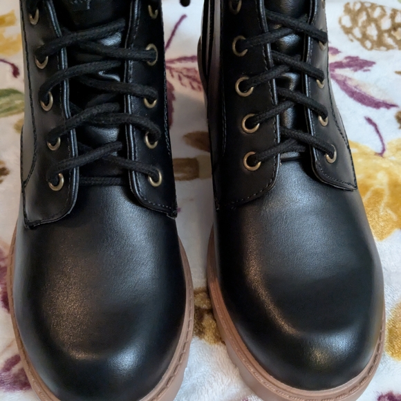 Soda Black Chunky Heel Lace-Up Boots - Picture 5 of 10